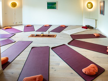 Yogakurs - Bayern - Eine intensive Reise durch die 7 Chakren mit Heilyoga nach Jeannette Krüssenberg