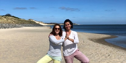 Yogakurs - Deutschland - Wir freuen uns auf Dich!

NAMASTE

Christine & Simin

mehr über uns erfährst Du auf:

www.yoga-trikuti.de
oder 
www.shakti-yoga-mettmann.de - 6 Tage Soul Time an der Nordsee - mit Yoga und Wandern im Mai
