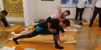 Yogakurs - Österreich - Yoga-LehrerIn in der Praxis unter Supervision, Klagenfurt, Yoga-Schule Kärnten - Info-Abend Yoga-LehrerIn Ausbildung